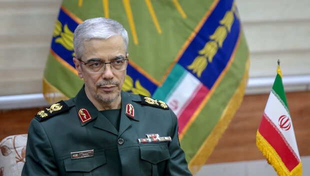 نشست سالیانه سرلشکر باقری با فعالان قرآنی برگزار شد