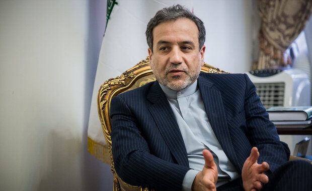 شایسته است روزی تحت عنوان «روز دیپلمات» تعیین شود