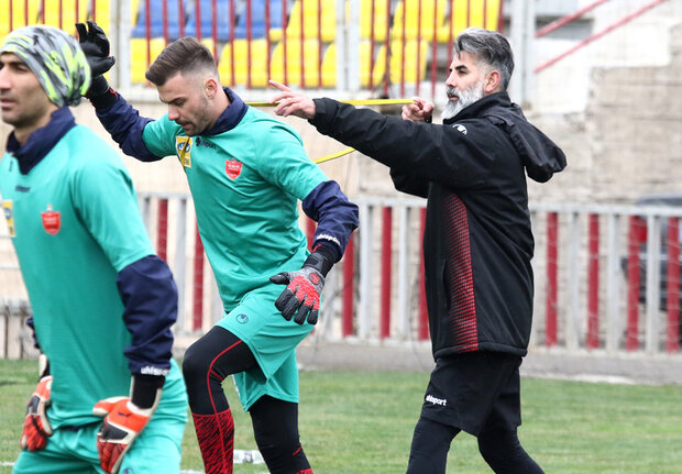 مربی تیم فوتبال پرسپولیس: بازی با فولاد یک فینال است