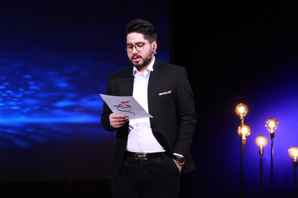 مجری «رادیو فتح» : تلاشمان گفتگوی متفاوت درباره جنگ بود