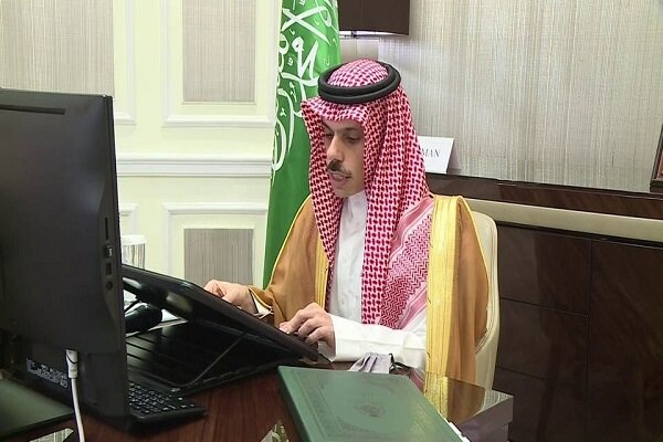 فرحان: ریاض در کنار لبنان ایستاده است/ سیسی: لبنانی ها همدل باشند