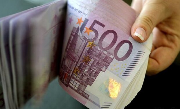 در صرافی های بانکی؛ قیمت دلار ۲۶ مرداد ۹۹ به ۲۱ هزار و ۹۰۰ تومان رسید