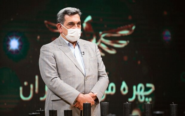 حناچی: کارکنان بخش عفونی آرادکوه چهره‌های مردمی دوران کرونا هستند