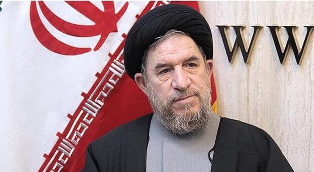 امت اسلامی باید آمریکا را از منطقه اخراج کنند