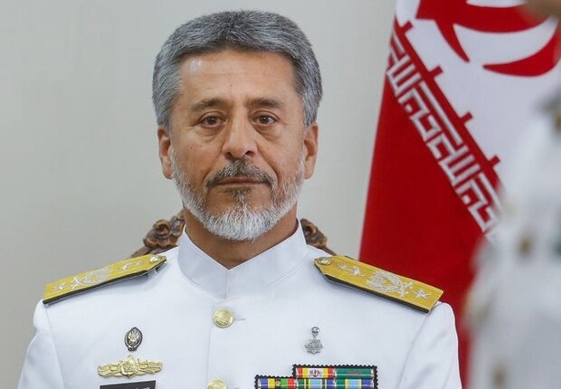 سیاری در تماس تلفنی با وزیر بهداشت مطرح کرد: آمادگی ارتش برای واگذاری مکان های عمومی به منظور برگزاری کنکور