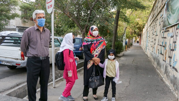 والدین چگونه با اضطراب دانش آموزان برخورد کنند