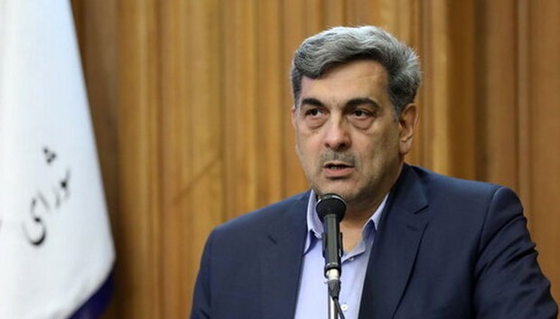 شهردار تهران: مصرف مازوت در کارخانه ها را پیگیری می کنیم