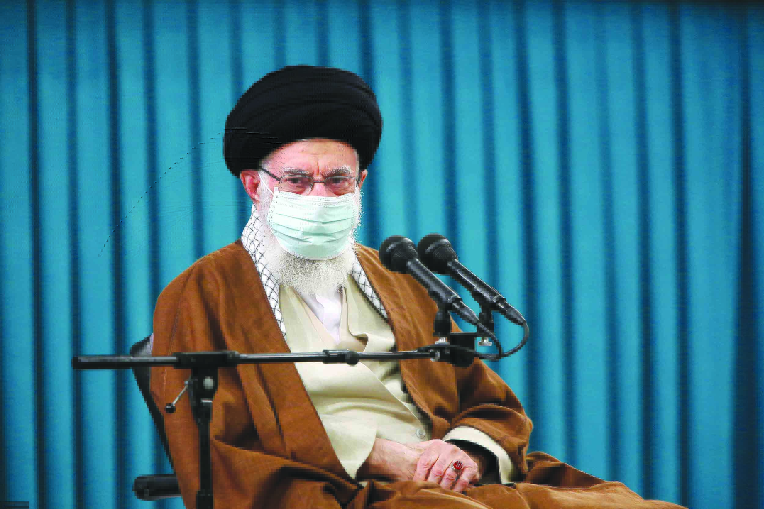 رهبر معظم  انقلاب در دیدار کارگران: دولت کارهای اقتصادی مهمی در پیش دارد؛همه کمک کنند تا به نتیجه برسد