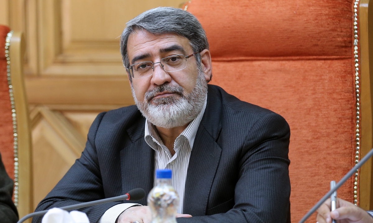 همه نظام باید برای پاسخ به استقبال از بازار سرمایه پای کار بیایند